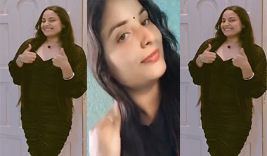 Desi Horny Wife Showing & Fingering Pussy